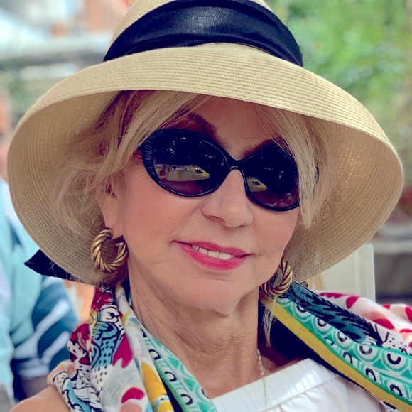 Meet your Posher, Johanna - Picture 1 of 1